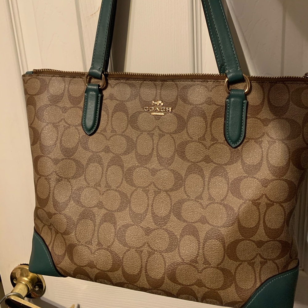 Coach Tote Purse with Wristlet